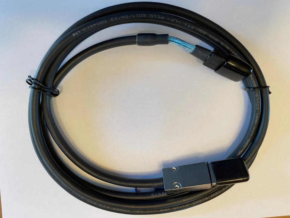 External Mini SAS 26pin (SFF-8088)Male to Internal Mini SAS 36pin(SFF-8087) Male - Image 1 of 1