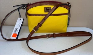 Dooney & Bourke Umhängetasche Damen gelb gewölbt Lederbesatz - Bild 1 von 10
