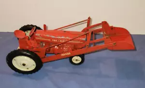 Vintage Tru-Scale Metal Tractor W Loader 1:16 1950 - Picture 1 of 6