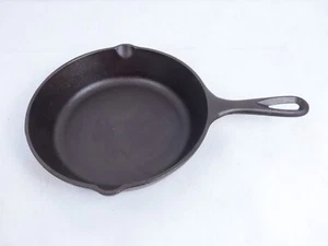 Lodge #5 SKCast Iron Skillet Frying Pan  Egg Logo Reconditioned - Picture 1 of 6
