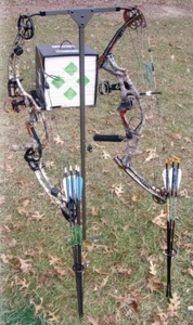Archer's Bow Stand Hanger & Arrow Holder Indoor Outdoor Archery Hunting Practice - Picture 1 of 1