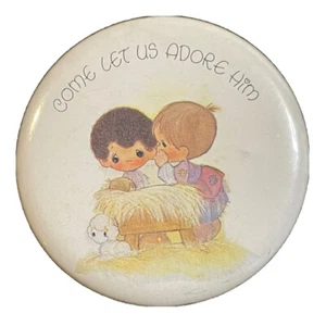Precious Moments Come Let Us Adore Him 55mm Pin Jonathan & David Inc Made In USA - Picture 1 of 6