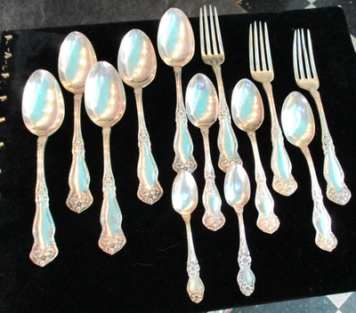 Lote Mixto 13 Piezas Wm Rogers & Son AA Flor de Azahar 1910 Cucharas Tenedores Demitasse Sin Reserva Foto 1 de 4