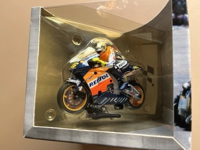 Scalextric Moto GP Honda ‘REPSOL’ Valentino Rossi No. 46. BNIB - image 1 of 4