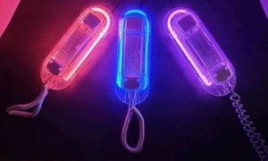 Telefono vintage anni 90 moderno chiaro BLU neon illuminato SOLO BLU testato e funzionante - Foto 1 di 24