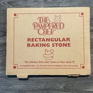 Vintage The Pampered Chef 15x12 Beige Rectangleur Baking Pizza Stone in Box EUC - Picture 1 of 6