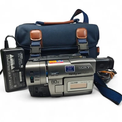 Sony Handycam CCD-TRV48E Video8 XR Camcorder Night Vision Camera, Charger, Bag - Image 1 of 4
