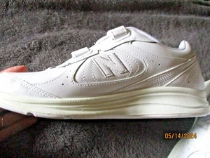 NWOB**NEW BALANCE LEATHER WALKERS**SIZE7.5**WOMEN - Picture 1 of 6