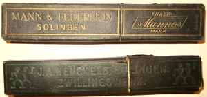 2 antiche SCATOLE RASOIO JA Henckels Zwillings & Mann Federlein Solingen Box - Foto 1 di 12
