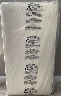 Colchón de cuna y cama para niños pequeños Sealy Natural Luxury de 2 etapas Foto 1 de 2