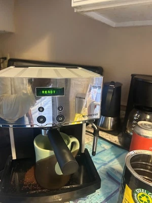 Máquina de café comercial de aço inoxidável Nespresso tipo D300 condição de funcionamento - Imagem 1 de 4