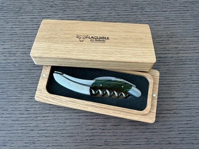 Laguiole en Aubrac Corkscrew with Samba & Green Veins Handle, Brushed Bolster — 第 1/4 张图片