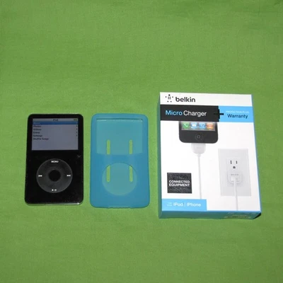 Apple iPod 5.5.ª generación A1136/MA446LL 30 GB, negro Foto 1 de 4