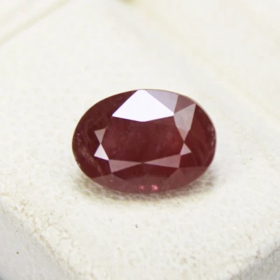 Natural Faceted Red Ruby Piece In Oval Shape 1.44 Carats 7X5X4 mm Size - Image 1 of 4