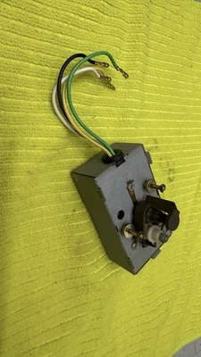 DUAL SM 100-1 TURNTABLE MOTOR Works Great Pull From Dual 505 Will Fit others🔥 - Image 1 of 4