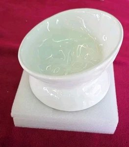 ABRUTY Elevated Cat Feeder Water Ripple Design White Bowls Ergonomic 6.5 Oz - Picture 1 of 12