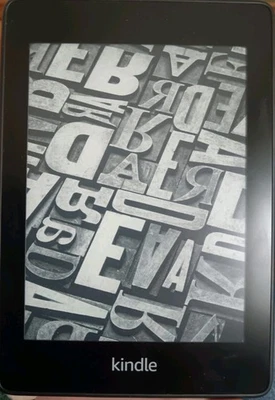 Amazon Kindle Paperwhite 10th Gen (custodia sleep mode inclusa) - Immagine 1 di 4