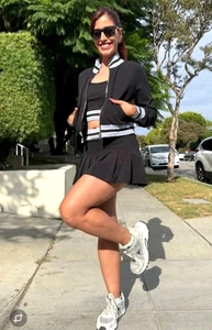 VELA Sport Tennis Set 3-teilig Cardigan Crop Top Skort Plissee Reißverschluss Borte schwarz S - Bild 1 von 12