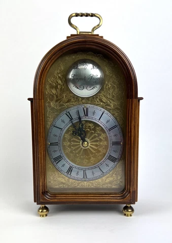 oak Wuba clock with mention Tempus Fugit. Clockfase copper and silverplated Cover
