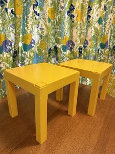 Juego de 2 mesas estilo Parsons vintage años 70 estilo plástico amarillo MCM retro - Imagen 1 de 6