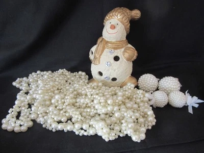 Konvolut Weihnachtsdeko Schneemann, Perlenkugel u. Perlenkette usw. - Bild 1 von 4