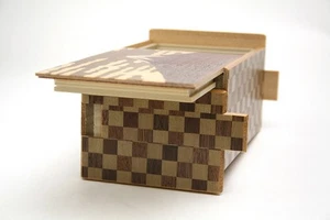 Hakone Yosegi Zaiku (Marquetry) Secret Puzzle Box - 21 Steps Fuji & Tsubaki - Picture 1 of 7