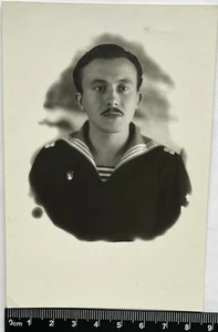 Zärtlich gutaussehender junger Mann attraktiver süßer Kerl Gay Int Matrosen Foto #4734 - Bild 1 von 3