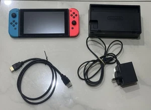 Nintendo Switch Console UNPATCHED 2017 LOW SERIAL Bundle - Picture 1 of 10