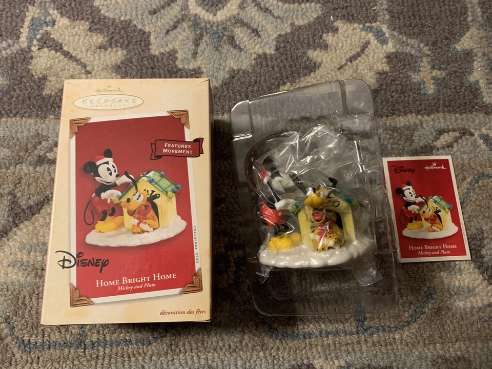 2003 Hallmark Disney Home Bright Home “Mickey and Pluto” - Imagem 1 de 1