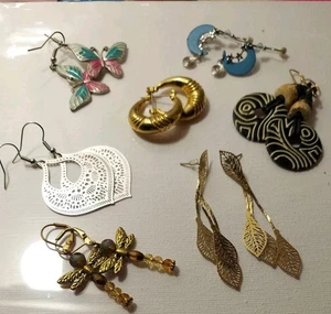 Lot Of Seven Pairs Of Earrings - Picture 1 of 6