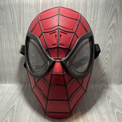 Máscara de plástico duro oficial Hasbro Spiderman 2016 con correa ajustable y botón de voz Foto 1 de 4