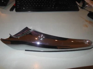 Fabricante de lote antiguo Triumph Rocket III Touring Cubierta Barra Trasera Derecha # T2306024 - Imagen 1 de 6