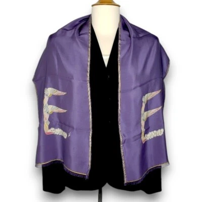 Bufanda Erté letra del alfabeto "E" sobre fondo púrpura ART DECO 100 % seda 54" x 11" Foto 1 de 4