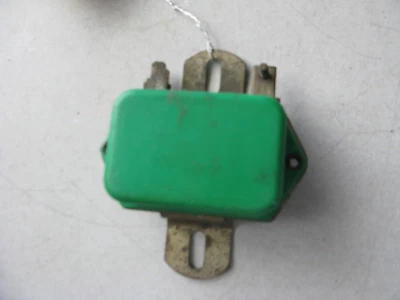 Регулятор напряжения Porsche 911 2,7 - Изображение 1 из 3