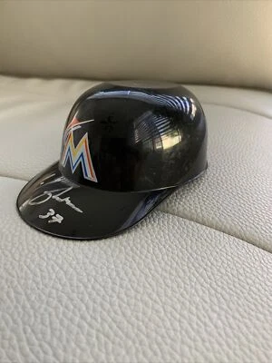 Minicasco Sundae firmado por Henderson Álvarez de los Miami Marlins Foto 1 de 2