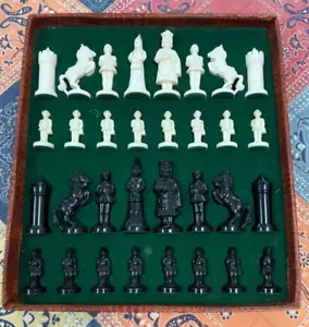 Ajedrez Fantasia Camelot Chess Set, Original box, no board - Picture 1 of 2