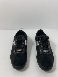 guess tennis shoes black