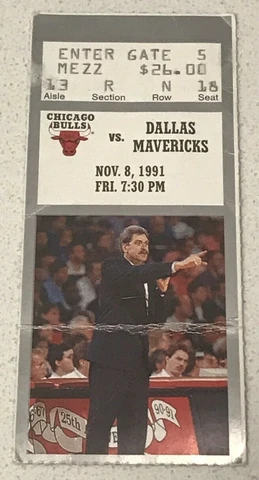 11/8/91 Dallas Mavericks Chicago Bulls Ticket Stub Michael Jordan Phil Jackson Cover