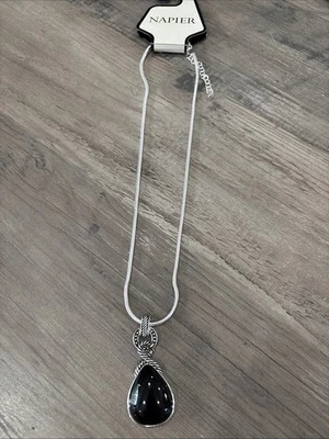Napier серебристого тона с черной слезой DropCown ожерелье новый с Ярлыками - Изображение 1 из 4