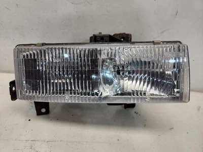 1996-02 Chevrolet Express 1500 Passenger Right Headlight - Composite - Image 1 of 4