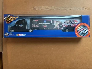 Winners Circle Nascar Kevin Harvick Looney Tunes Goodwrench 1:64 Trailer Rig - Picture 1 of 1