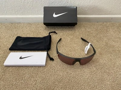 Mujeres Nike Gale CW4669-021 Force Gafas de sol Nike Road Tint Lente con etiquetas Caja Foto 1 de 4