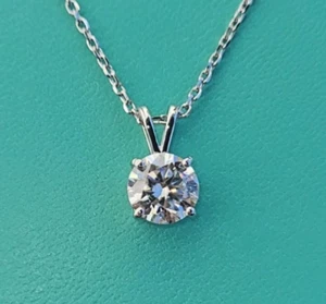 Colgante solitario de moissanita de 2,00 quilates en oro de 14 k (Charles y collar) - Imagen 1 de 4