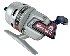Carrete de fundición Daiwa Minicast -2 vintage - Imagen 1 de 9