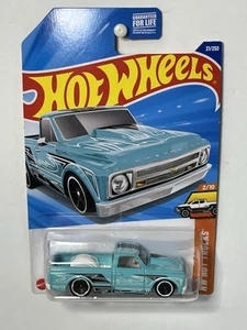 2025 HOT WHEELS BABY BLUE '67 CHEVY C10 2/10 HW HOT TRUCKS 21/250 - Foto 1 di 3
