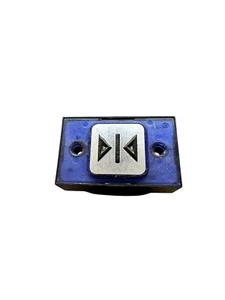MAC PUARSA - square button closure + braille - elevator / lift - Picture 1 of 2
