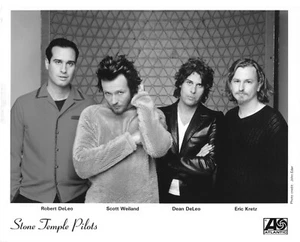 STONE TEMPLE PILOTS 02 PROMO PHOTO 8.5X11 REPROS - Bild 1 von 1