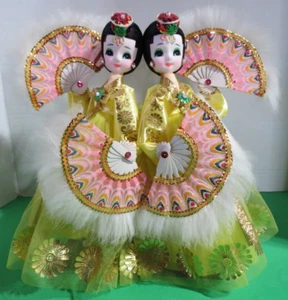 Yellow Geisha Korean Fan Dancer Twin Boudoir Folk Silk Dolls with Feather Fans - Picture 1 of 8
