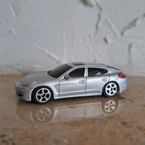 Maisto Porsche Panamera Turbo plata B2 - Imagen 1 de 6