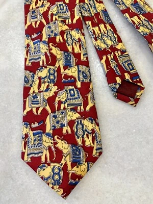 Corbata roja Burlingtons TAJ MAHAL PALACE HOTEL para hombre 100 % seda elefante Mumbai India Foto 1 de 4